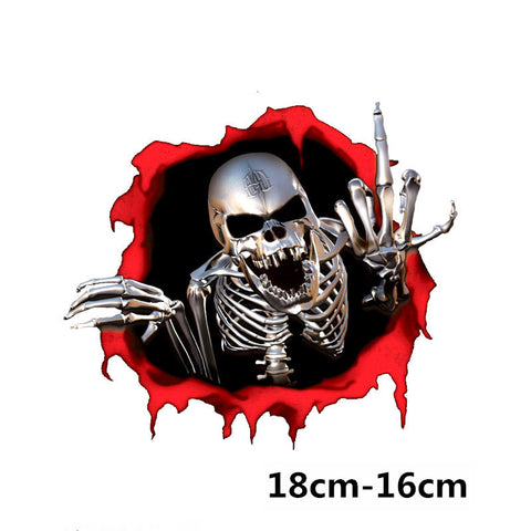 Sticker Tete De Mort Sortant Dun Trou 13x17cm