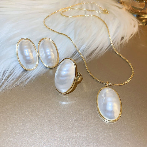 High-grade Gold Plated Oval Pearl Necklace French Affordable Luxury