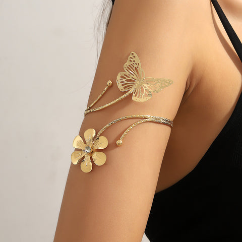 Metal Texture Three-dimensional Flowers Exquisite Hollow Design Butterfly Arm Decorations