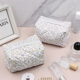 In Stock Wholesale Spring Super Large Capacity Fashion Floral Travel Simple Wash Cosmetic Storage Bag