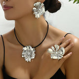 Retro Simple Flower Earrings And Necklace Set